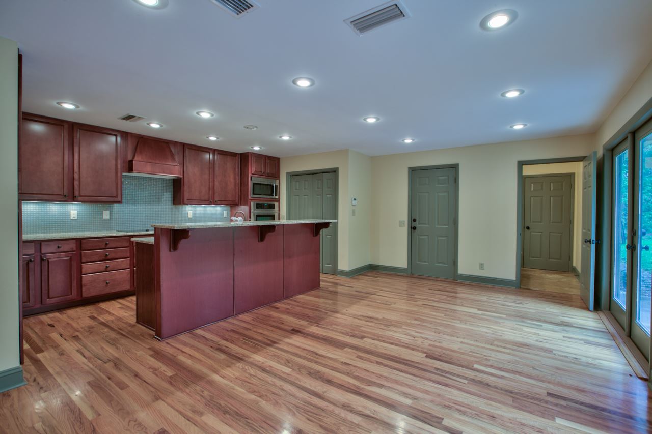 1836 LAKESHORE LN, Tallahassee, FL 32312