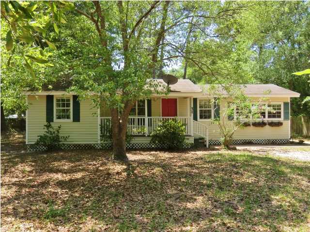 31 REX BUZZETT ST, Apalachicola, FL 32320