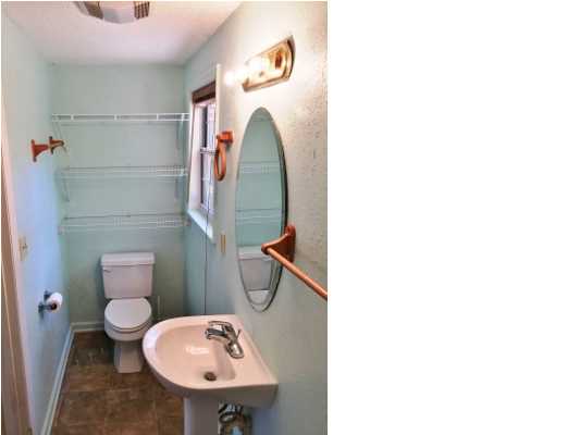 31 REX BUZZETT ST, Apalachicola, FL 32320