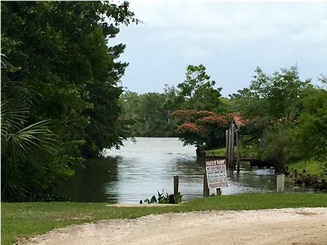 2667 BLUFF RD, Apalachicola, FL 32320