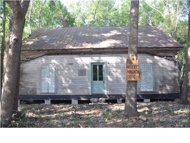 156 6TH ST, Apalachicola, FL 32320