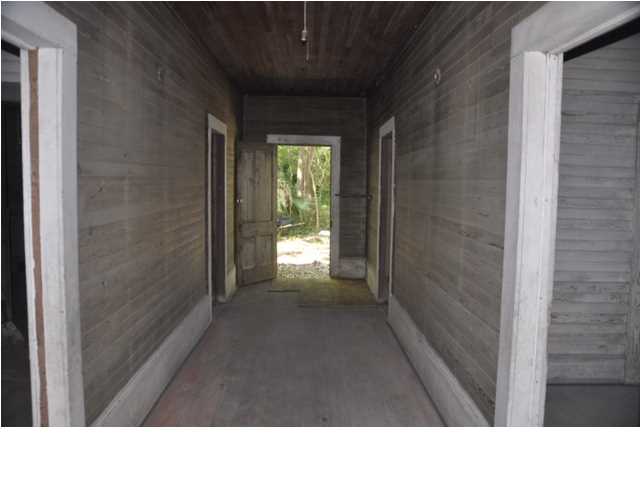 156 6TH ST, Apalachicola, FL 32320