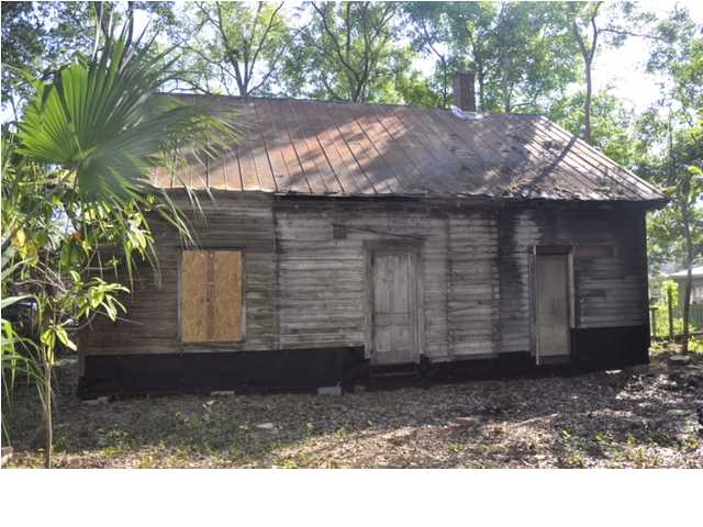 156 6TH ST, Apalachicola, FL 32320
