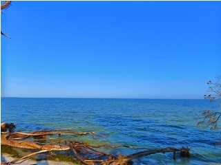 665 BAYSIDE DR., Carrabelle, FL 32322