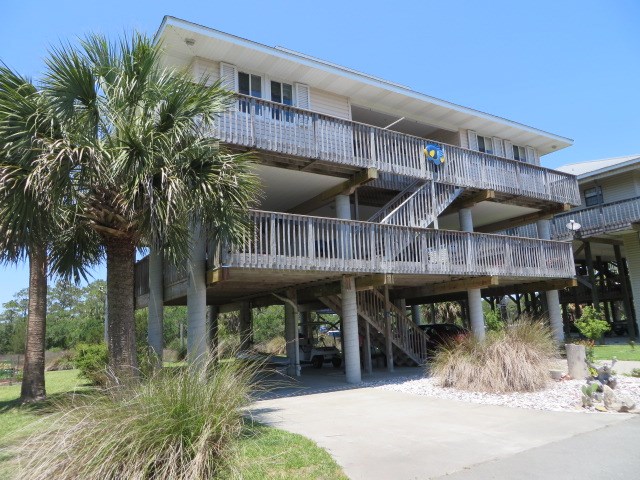 74 Southside, Oyster Bay, FL 32327