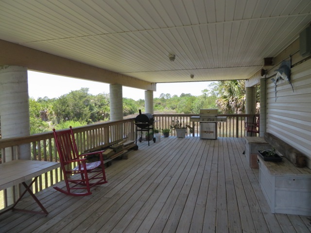 74 Southside, Oyster Bay, FL 32327
