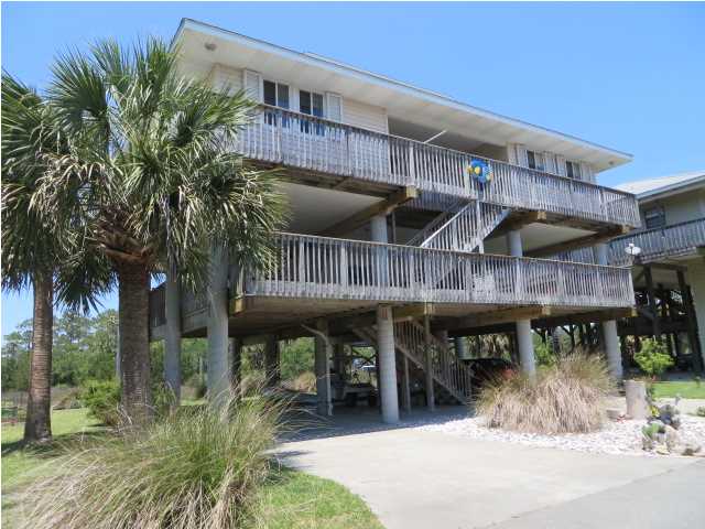 74 SOUTHSIDE DR, Crawfordville, FL 32327