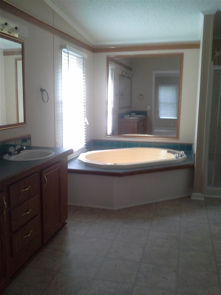 90 Royal Oaks Ct., Wakulla, FL 32327