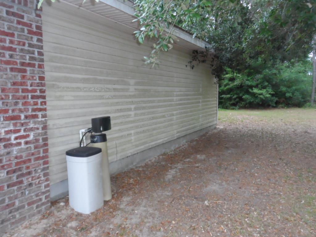 295 SAND PINE CIR, Midway, FL 32343