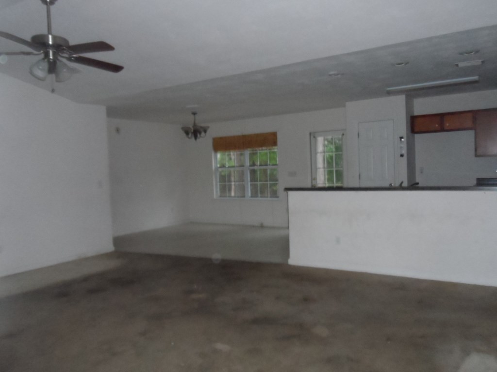 295 SAND PINE CIR, Midway, FL 32343
