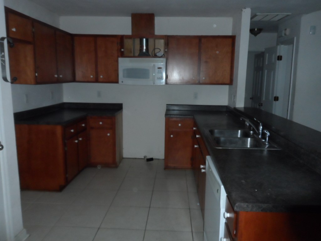 295 SAND PINE CIR, Midway, FL 32343