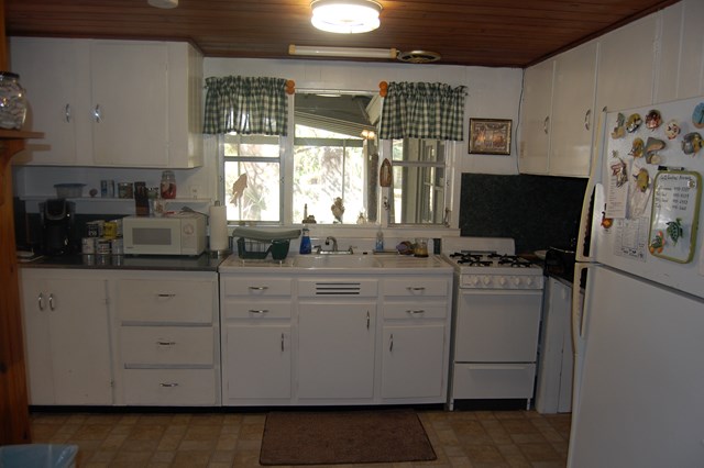 1612 Cenral Ave, Steinhatchee, FL 32359