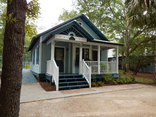 317 Lisette Lane NE, Steinhatchee, FL 32359