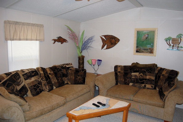 409 2nd St, Steinhatchee, FL 32359
