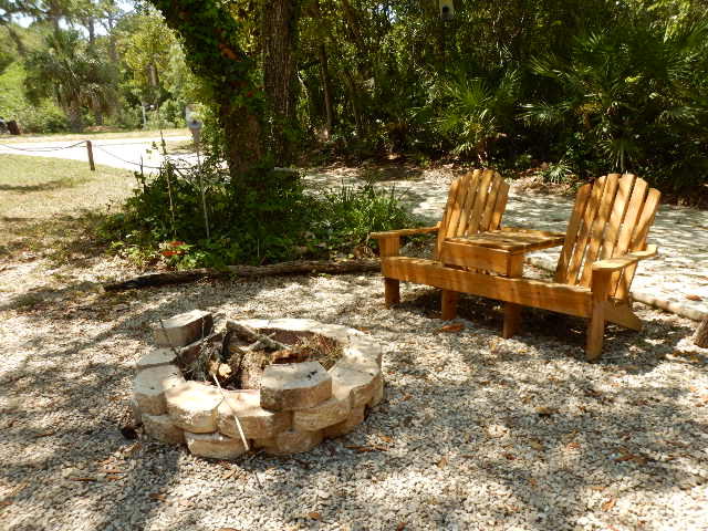 4 6th St, Steinhatchee, FL 32359