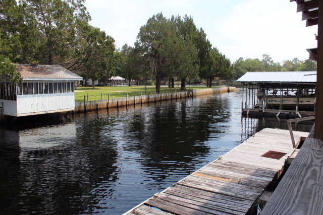 303 Magnolia Dr, Steinhatchee, FL 32359