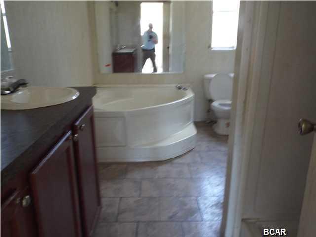 1225 Cue Dr, Panama City, FL 32404