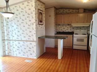 706 PARADISE ISLAND Drive, Defuniak Springs, FL 32433