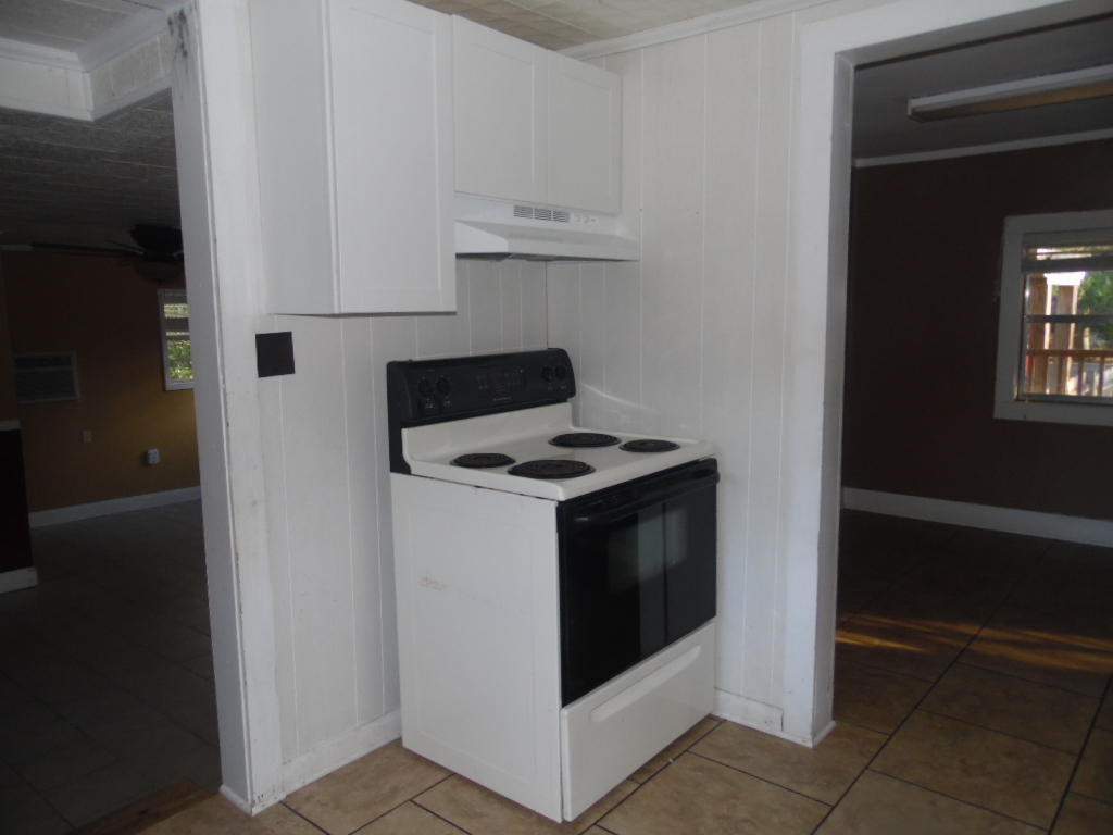 120 TURNER Drive, Defuniak Springs, FL 32433