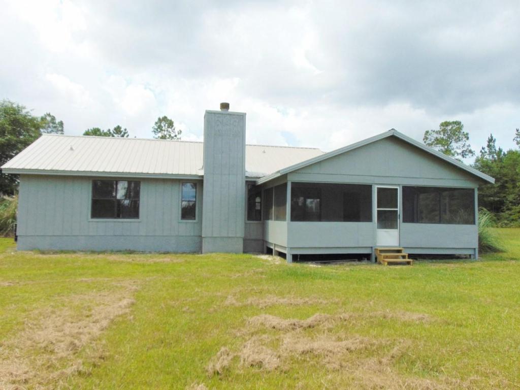 1070 Caswell Road, Defuniak Springs, FL 32433