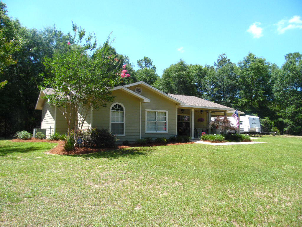 217 JIM GARRETT Road, Defuniak Springs, FL 32433