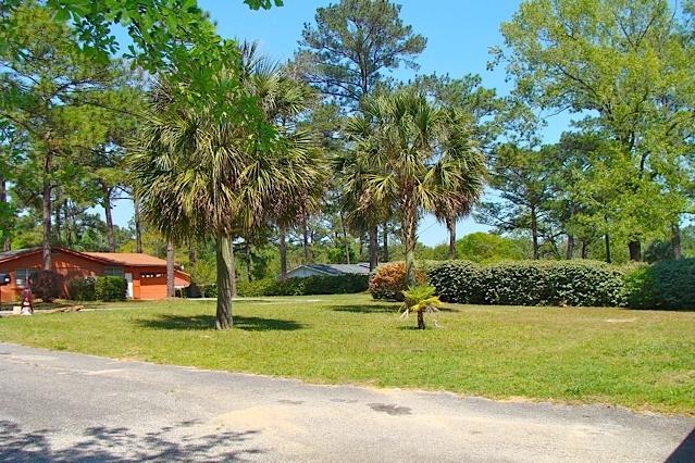 32 Oaklawn Square, Defuniak Springs, FL 32435