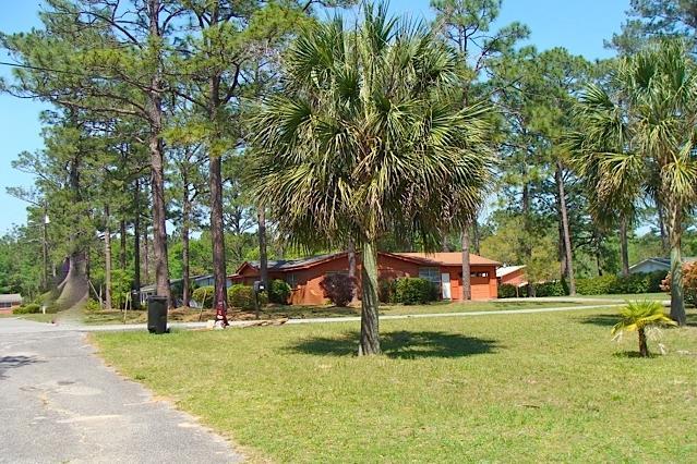 32 Oaklawn Square, Defuniak Springs, FL 32435