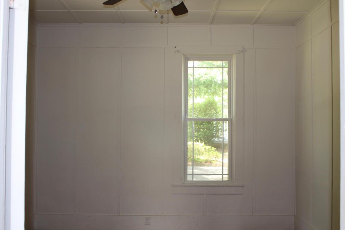 73 E LIVE OAK Avenue, Defuniak Springs, FL 32435