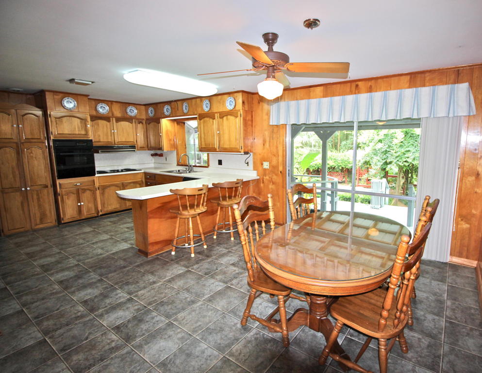 88 Oaklawn Square, Defuniak Springs, FL 32435