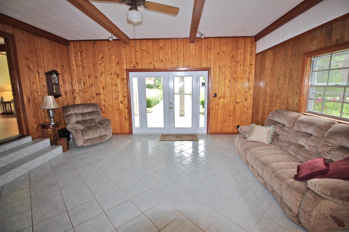 88 Oaklawn Square, Defuniak Springs, FL 32435