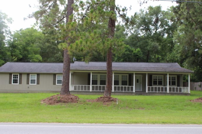 853 White Ave., Graceville, FL 32440
