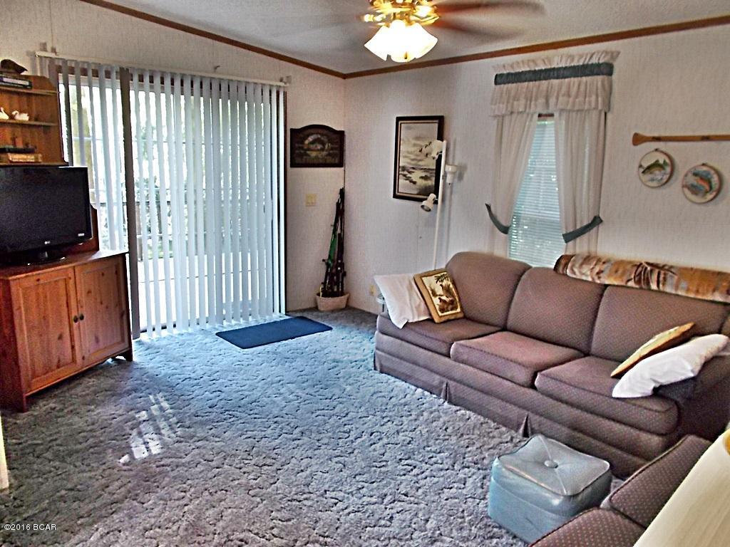 Grand Ridge, FL 32442