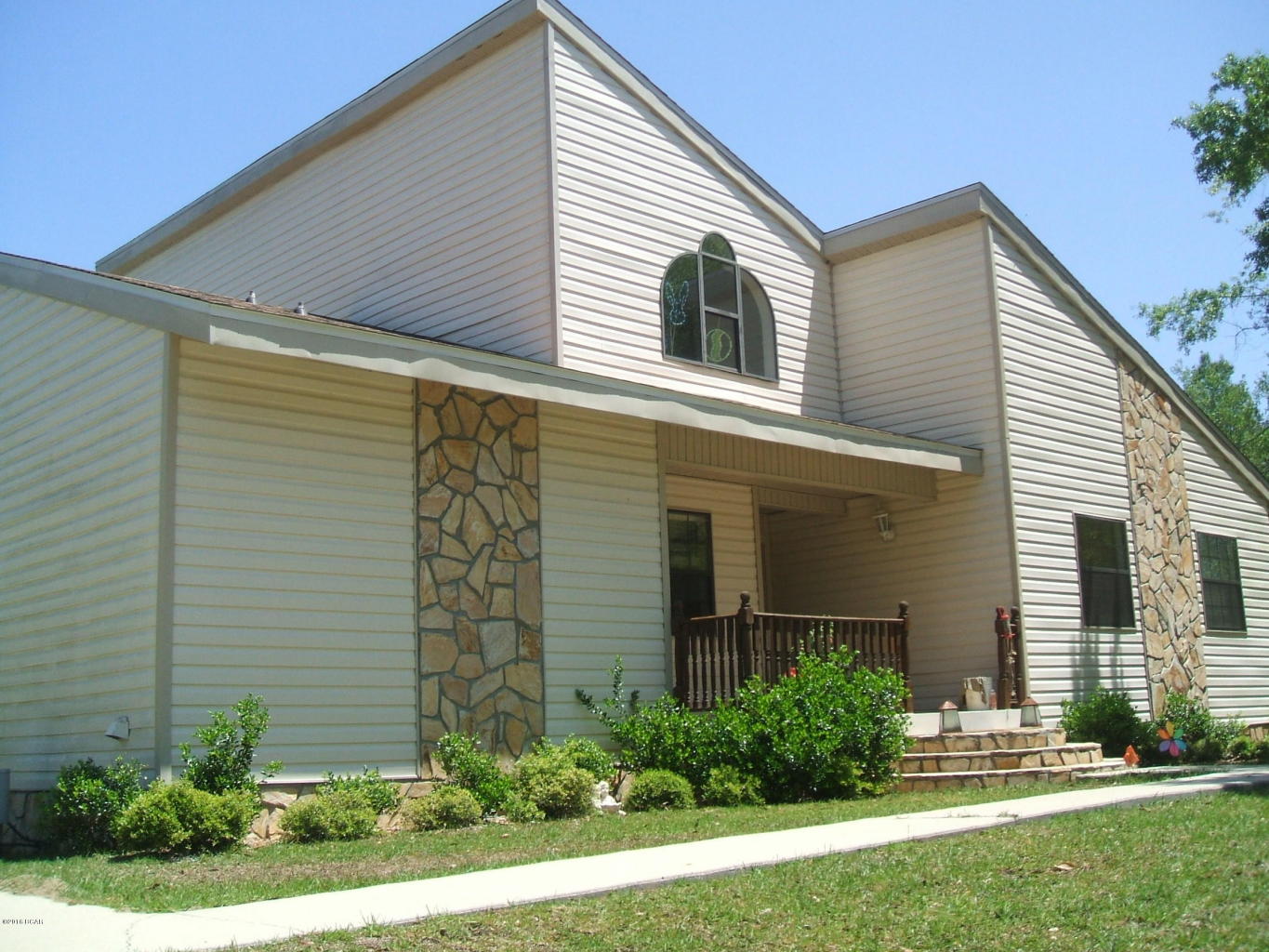Grand Ridge, FL 32442