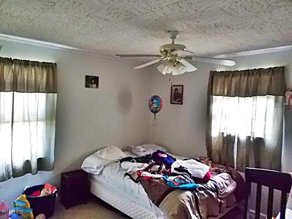 4972 Redwood Dr, Marianna, FL 32446
