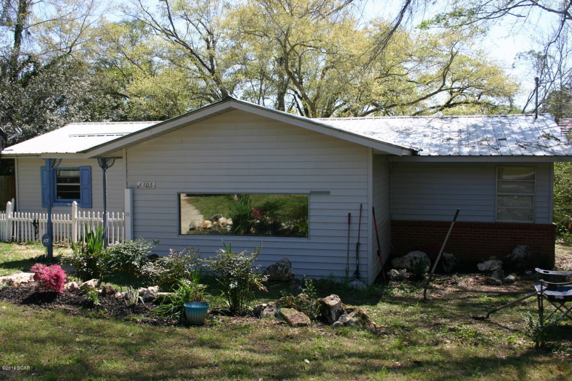 4305 SOUTH Street, Marianna, FL 32448