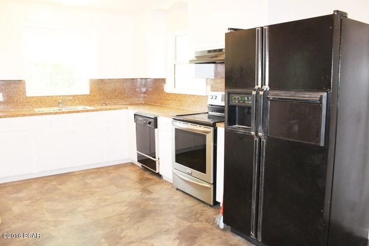 4372 Lee Rd, Marianna, FL 32448