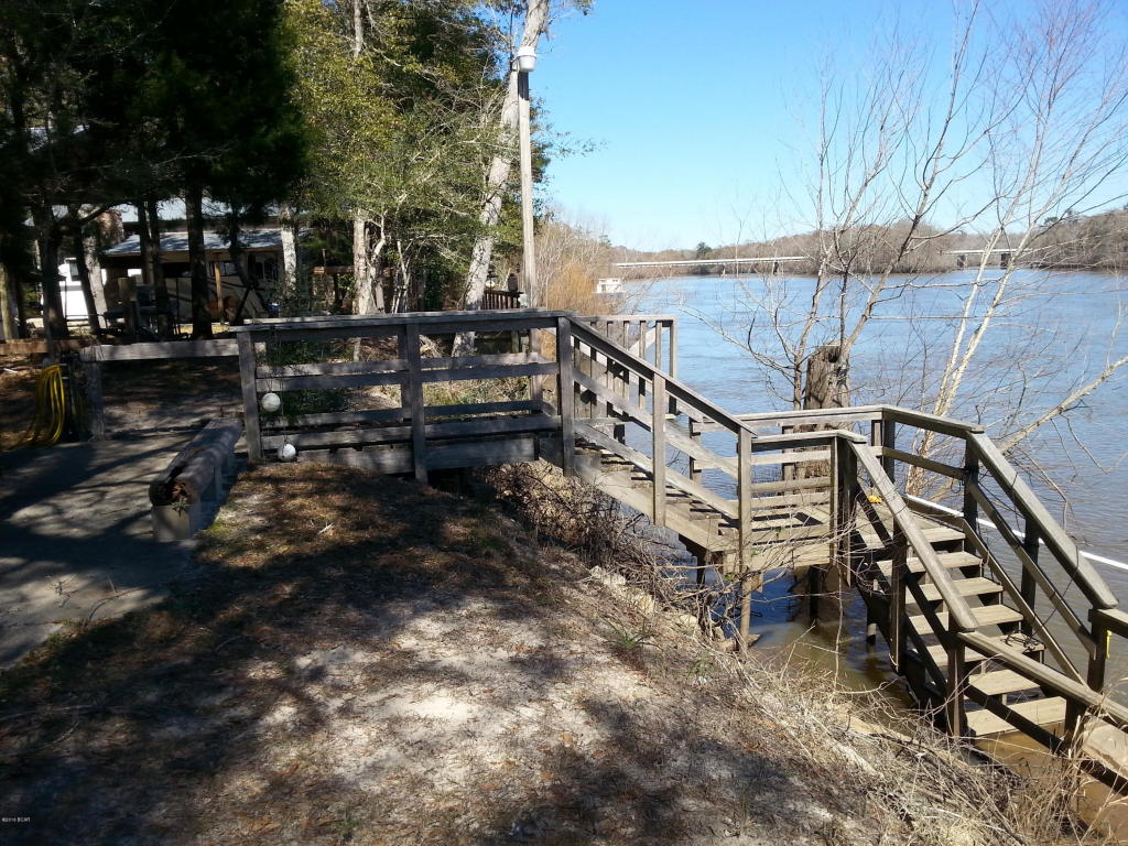 329 Big Cedar Rd., Bruce, FL 32455