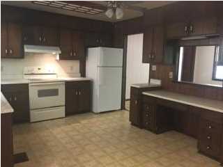 386 WEST LAKEVIEW DRIVE, Wewahitchka, FL 32456