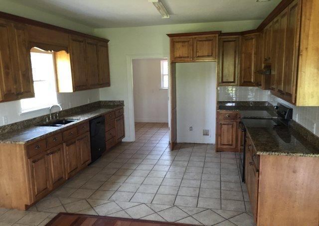541 Cook Road, Westville, FL 32464