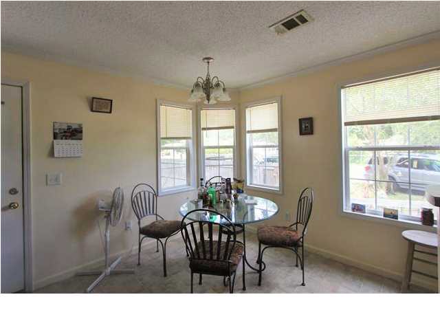 328 CHIPOLA AVE, Wewahitchka, FL 32465