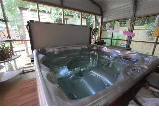 328 CHIPOLA AVE, Wewahitchka, FL 32465