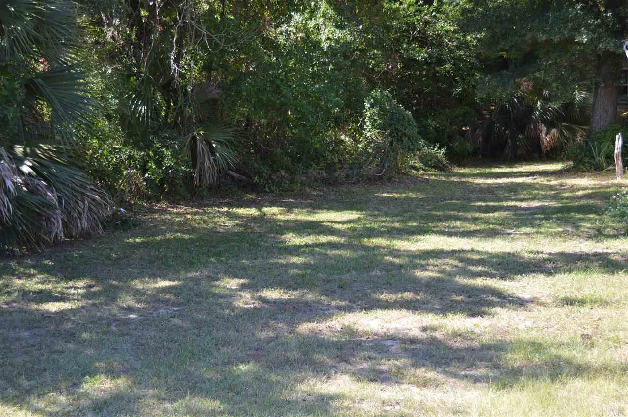 419 N DAVIS HWY, Pensacola, FL 32501