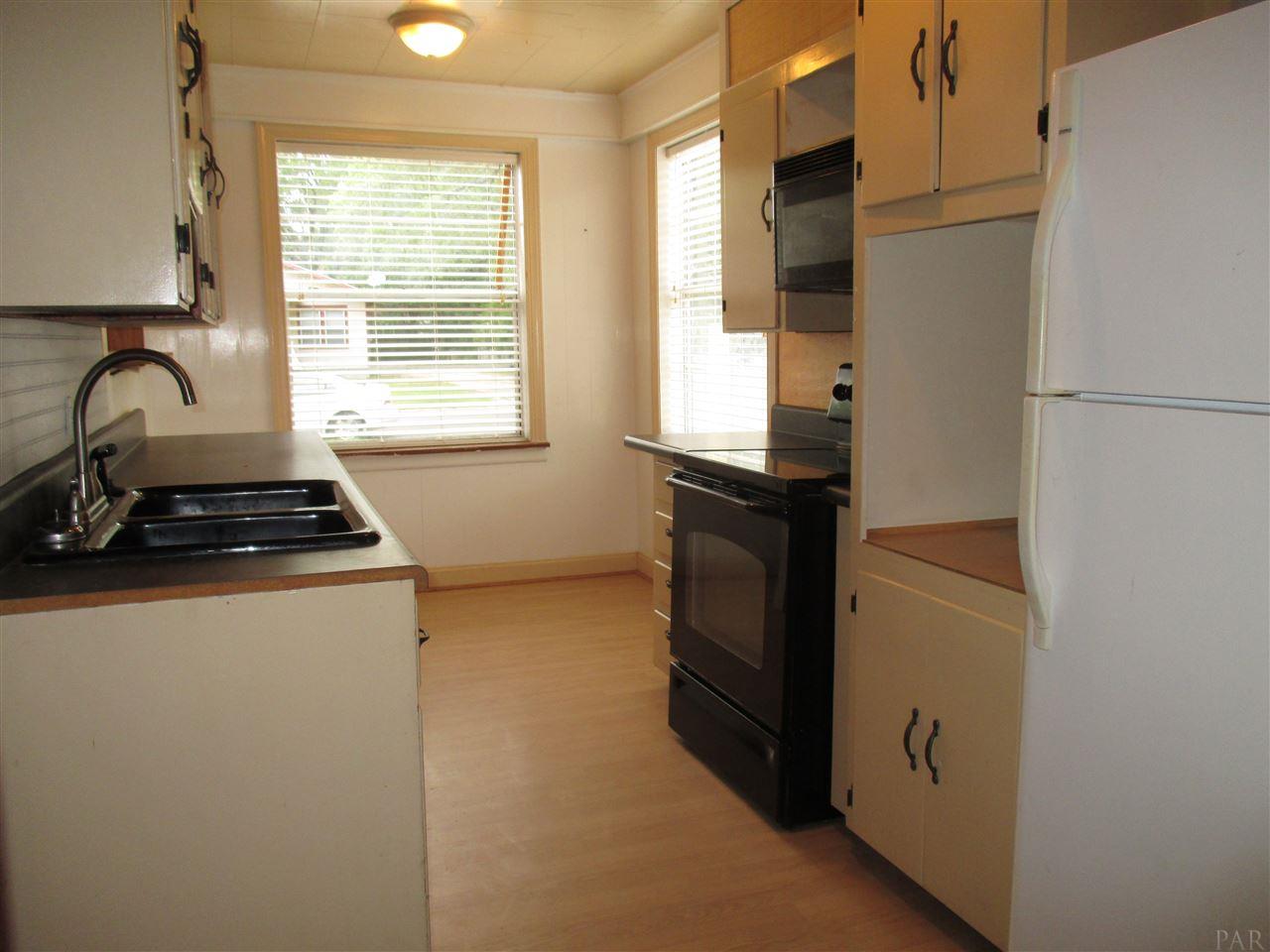 915 E MAXWELL ST, Pensacola, FL 32501