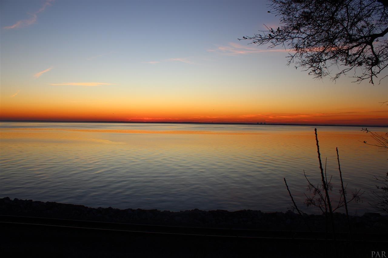 600 SCENIC HWY, Pensacola, FL 32503