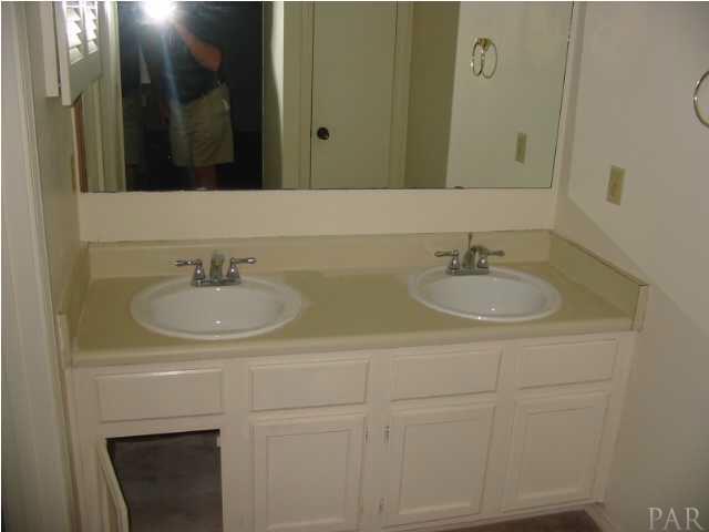 2299 SCENIC HWY, Pensacola, FL 32503