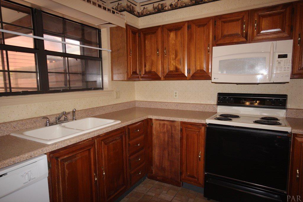 2375 SUGARTREE AVE, Pensacola, FL 32503