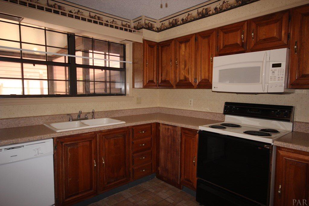 2375 SUGARTREE AVE, Pensacola, FL 32503