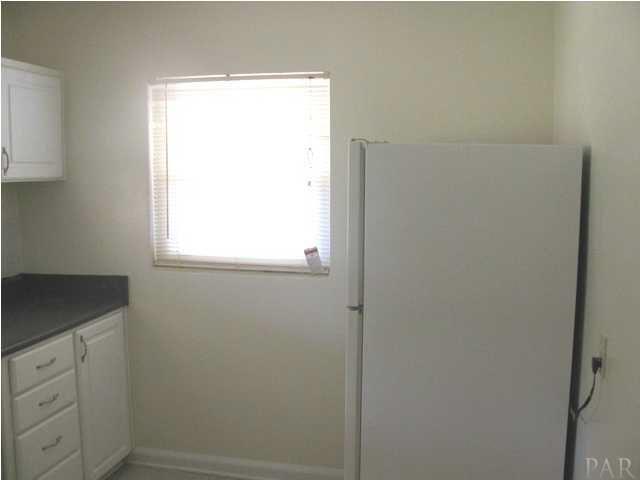 214 E Highland Dr, Pensacola, FL 32503