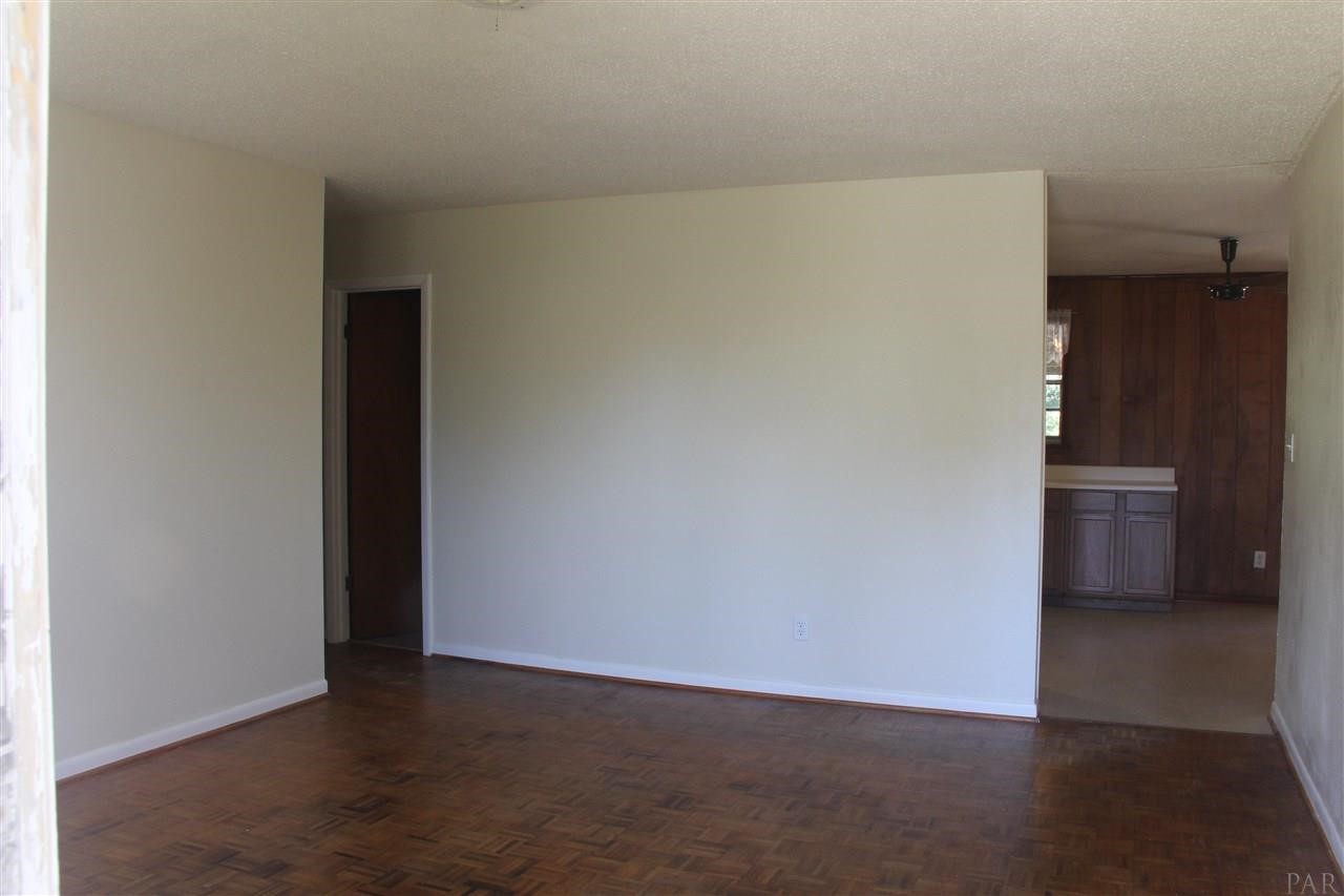 3240 Rothschild Dr, Pensacola, FL 32503