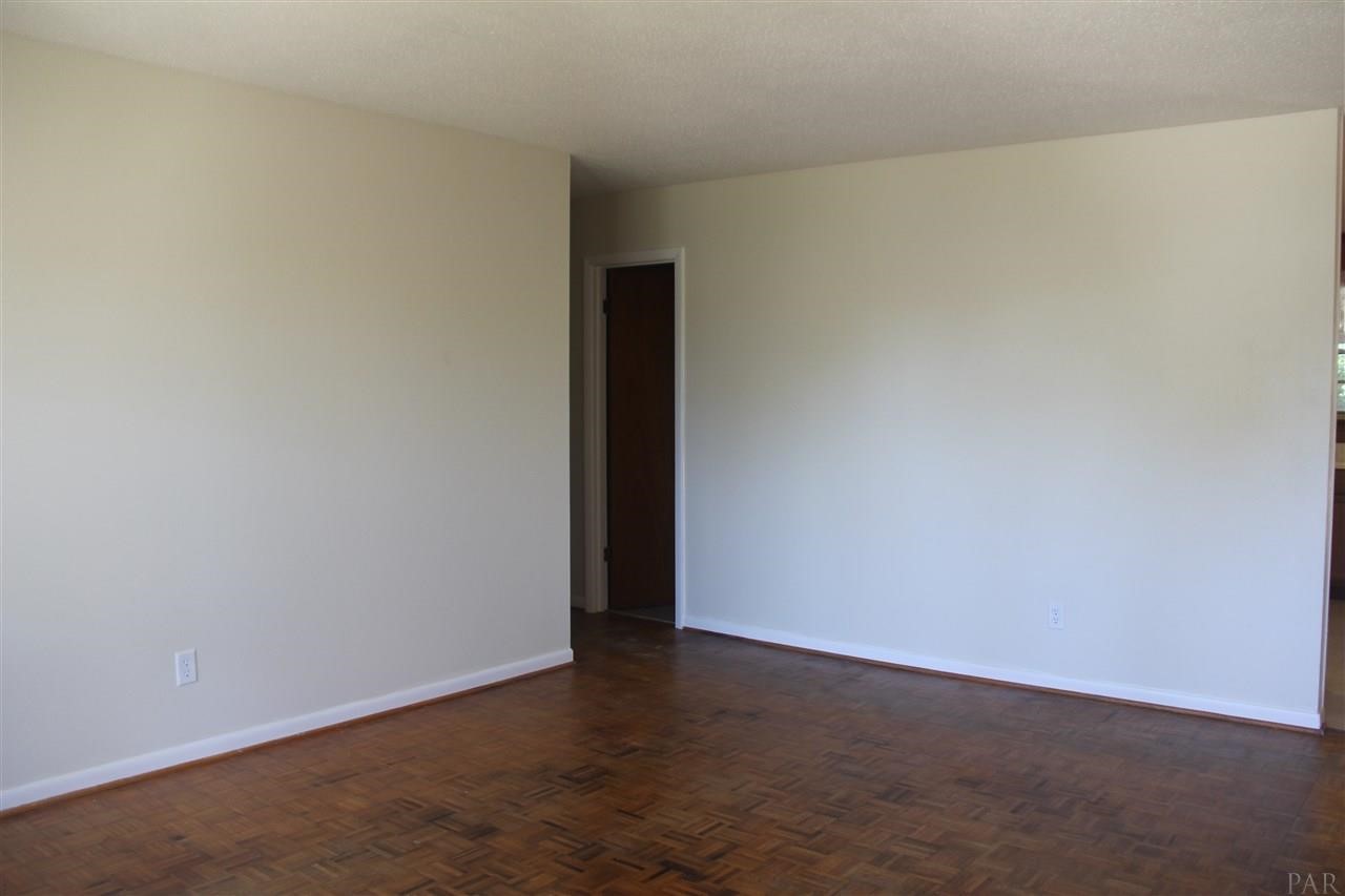 3240 Rothschild Dr, Pensacola, FL 32503